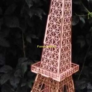 Модель Эйфелевой башни